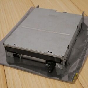 Teac 3.5 inch 1.44MB Internal Floppy Disk Drive FD-235HG Tested & Working - 16